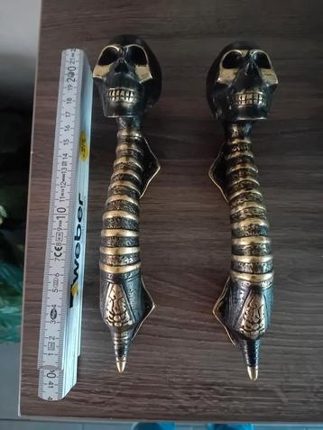 Vintage skull handles beschikbaar voor biedingen