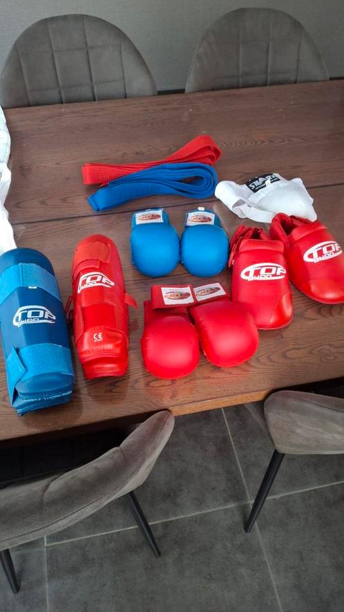 topfighter en top budo, Sport en Fitness, Vechtsporten en Zelfverdediging, Zo goed als nieuw, Karate, Ophalen