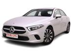 MERCEDES A-Klasse A180d 8G-DCT Sedan Style + GPS + Camera +, Auto's, Automaat, Navigatiesysteem, Diesel, Zilver of Grijs