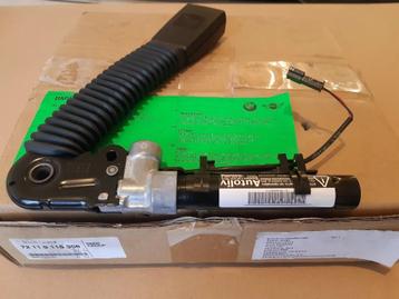 BMW Gâche ceinture de sécurité droite passager 72119115306 beschikbaar voor biedingen