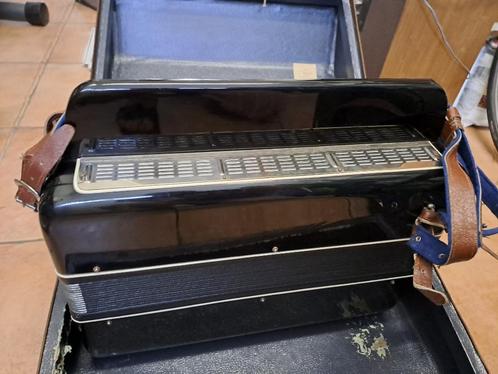Russische accordeon, Muziek en Instrumenten, Overige Muziek en Instrumenten, Gebruikt, Ophalen