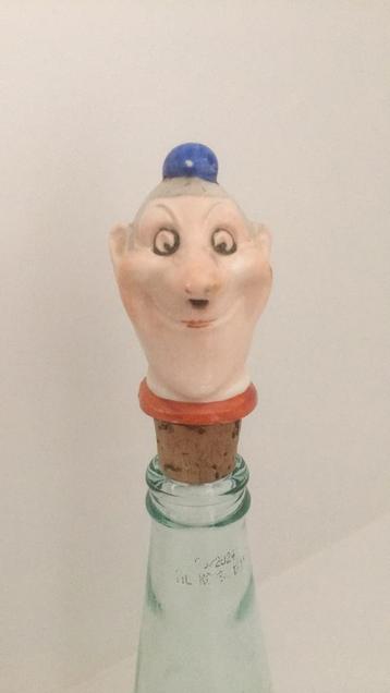 Porseleinen schenktuit / schnappsnase. Hoogte = 8cm.  beschikbaar voor biedingen