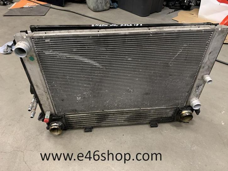 RADIATEUR COMPLEET KOELPAKKET BMW E60 E61 525D 2008, Auto-onderdelen, Motor en Toebehoren, BMW, Gebruikt, Ophalen of Verzenden
