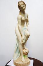Sculpture érotique de femme au bain en marbre H 40😍😎🤗, Enlèvement ou Envoi