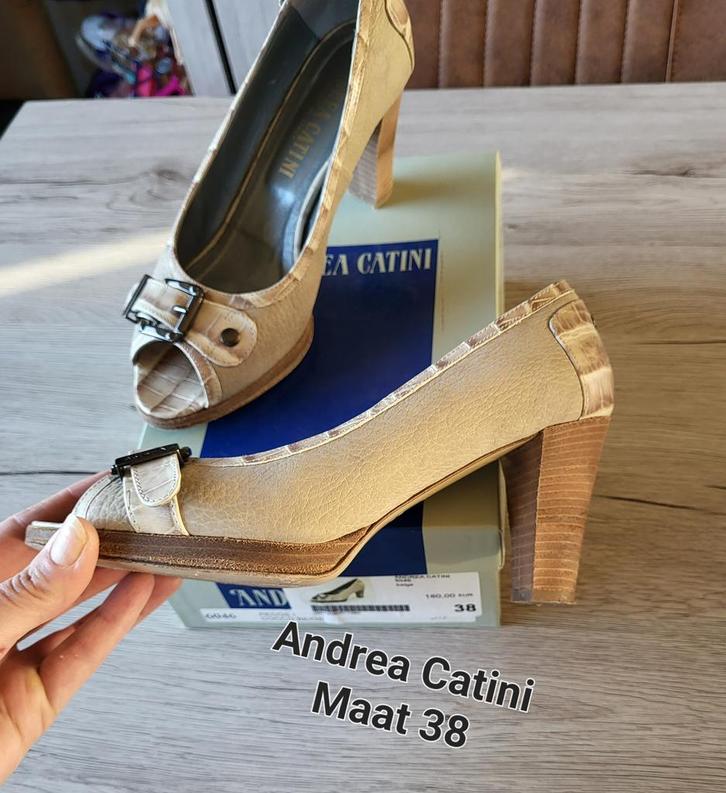 Pumps van Andrea Catini , maat 38, Kleding | Dames, Schoenen, Zo goed als nieuw, Pumps, Beige, Ophalen of Verzenden