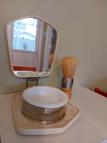 Miroir de rasage pliable vintage avec coupe en opaline