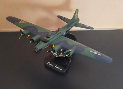 B17 Flying Fortress WWII War Plane alarm clock - als Nieuw, Hobby en Vrije tijd, Modelbouw | Vliegtuigen en Helikopters, Zo goed als nieuw