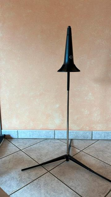 K&M trombone staander, Musique & Instruments, Instruments | Accessoires, Enlèvement ou Envoi, Comme neuf, Trombone
