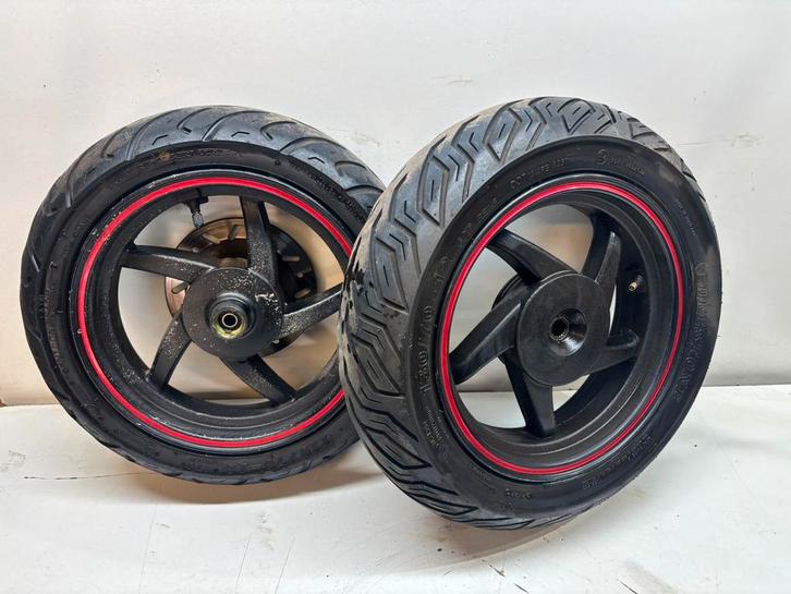 Veel onderdelen Sym Fiddle 2 euro4, Vélos & Vélomoteurs, Pièces de cyclomoteur | Scooters, Utilisé, SYM, Capot, Enlèvement ou Envoi