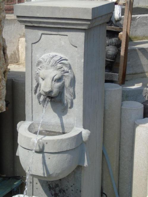 Fontein in reliëf met leeuwenkop + wasbak in blauwe steen, Tuin en Terras, Waterpartijen en Fonteinen, Nieuw, Fontein, Hardsteen