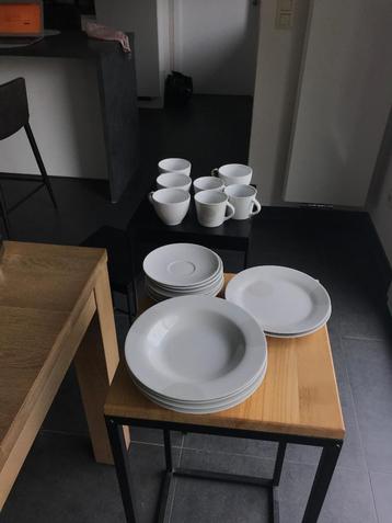 Witte servies set , ideaal voor starters of studenten beschikbaar voor biedingen