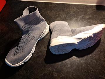 Dames sneakers grijs, mt 41 beschikbaar voor biedingen