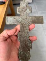 Très jolie vieille croix religieuse en bronze ou laiton, Enlèvement ou Envoi, Bronze