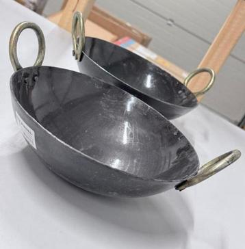 2X kadai IJzer lohe di kadai kookgerei IJzeren Kadhai pan beschikbaar voor biedingen