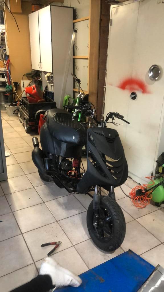 Brommer opmaken, Fietsen en Brommers, Scooters | Piaggio, Zo goed als nieuw, Ophalen