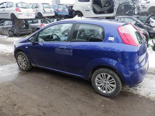 Feu arrière gauche d'un Fiat Punto Grande, Autos : Pièces & Accessoires, Éclairage, Fiat, Utilisé, 3 mois de garantie, Enlèvement ou Envoi