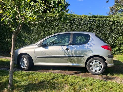 Peugeot 206 te koop, Auto's, Peugeot, Particulier, Benzine, Euro 4, 3 deurs, Handgeschakeld, Zilver of Grijs, Grijs, Stof, Voorwielaandrijving