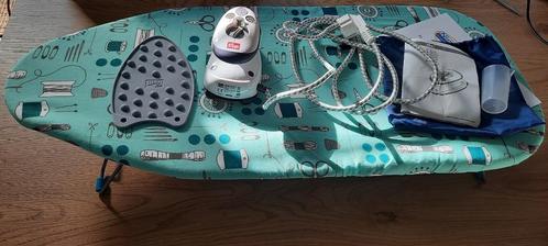 Stoomstrijkijzer, strijkijzer onderzetter, tafel strijkplank, Elektronische apparatuur, Strijkijzers en Strijkplanken, Zo goed als nieuw