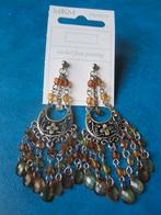 Leuke zilverkleurige oorhangers met kleurige ornamenten (NIE, Handtassen en Accessoires, Oorbellen, Overige materialen, Hangers