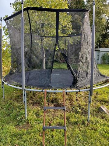 trampoline beschikbaar voor biedingen