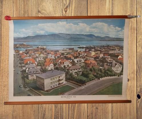 Carte scolaire 1960 Reykjavik Islande 70 x 100 cm, Antiquités & Art, Antiquités | Cartes scolaires, Enlèvement ou Envoi