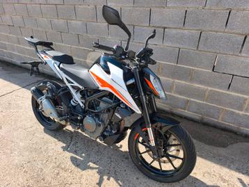 KTM Duke 390 légèrement accidentée, Motos, Entreprise, 12 à 35 kW, Naked bike