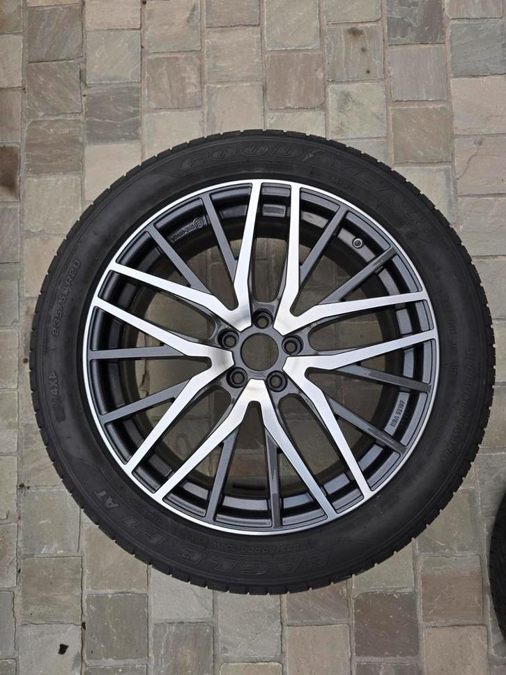 AEZ Panama Dark  20 inc  235/50/20  (zat op een Volvo XC90), Autos : Pièces & Accessoires, Pneus & Jantes, Jante(s), 20 pouces