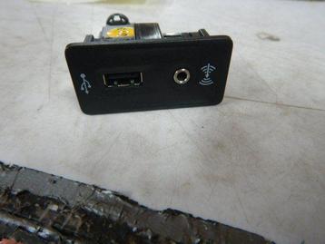 VW Golf  7 USB Aansluiting 5Q0035724 beschikbaar voor biedingen