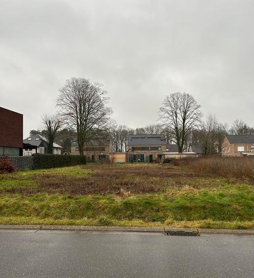 Centraal & rustig gelegen Bouwgrond voor OB incl bouwplannen, Immo, Gronden en Bouwgronden, 500 tot 1000 m², Verkoop zonder makelaar