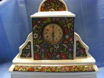 2 klokjes in faience. beschikbaar voor biedingen