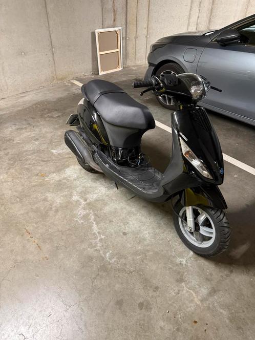 Piaggio zip 125cc, Fietsen en Brommers, Scooters | Piaggio, Zo goed als nieuw, Zip, Ophalen