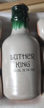 Bouteille et tasses en grès céramique, Enlèvement