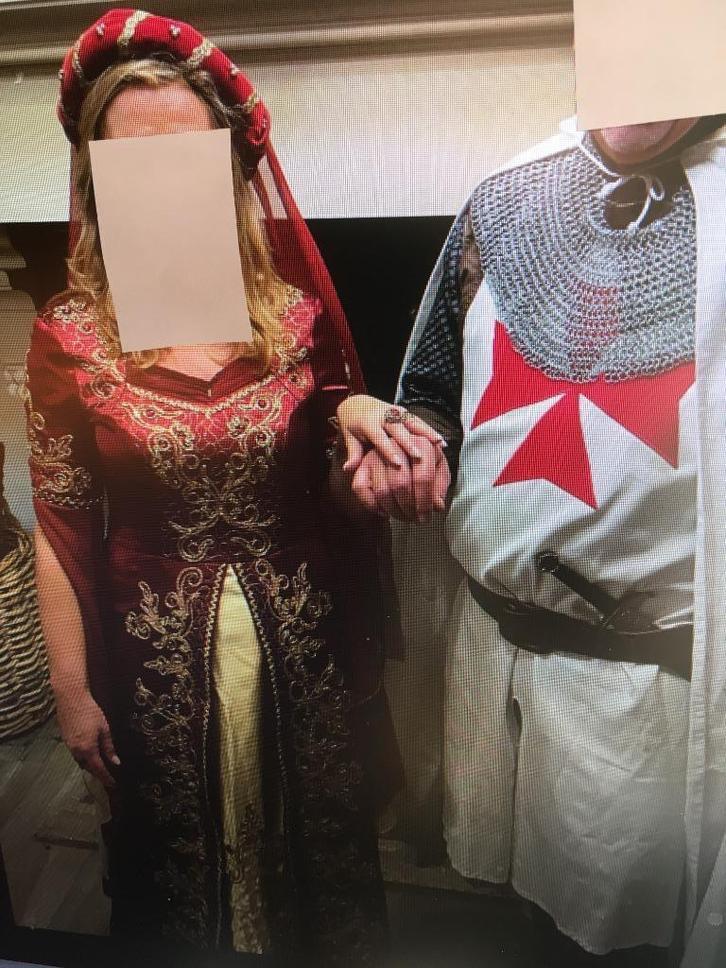 Wijnrode Middeleeuwse verkleedjurk met hoofddeksel -38/40, Kleding | Dames, Carnavalskleding en Feestkleding, Zo goed als nieuw