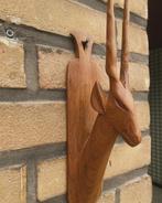 Afrikaans sculptuur antiloop in teakhout, Antiek en Kunst, Kunst | Beelden en Houtsnijwerken, Ophalen of Verzenden