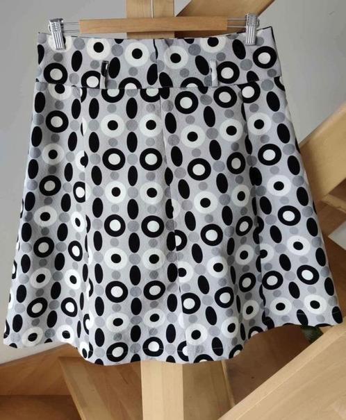 A-lijn rok knielengte. Vero Moda maat: 38, Kleding | Dames, Rokken, Zo goed als nieuw, Maat 38/40 (M), Wit, Knielengte, Ophalen of Verzenden
