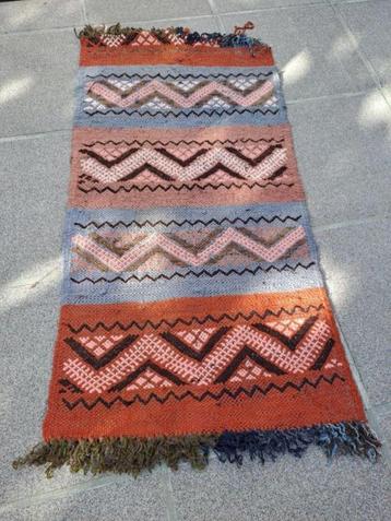 Tapis artisanal marocain beschikbaar voor biedingen