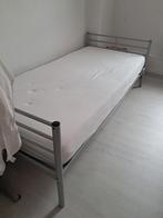 Bed met dikke matras, Ophalen, Gebruikt