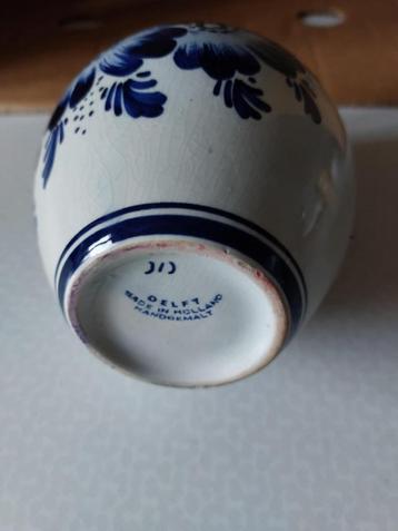 Vazen, kruiken weg voor een goed bod beschikbaar voor biedingen