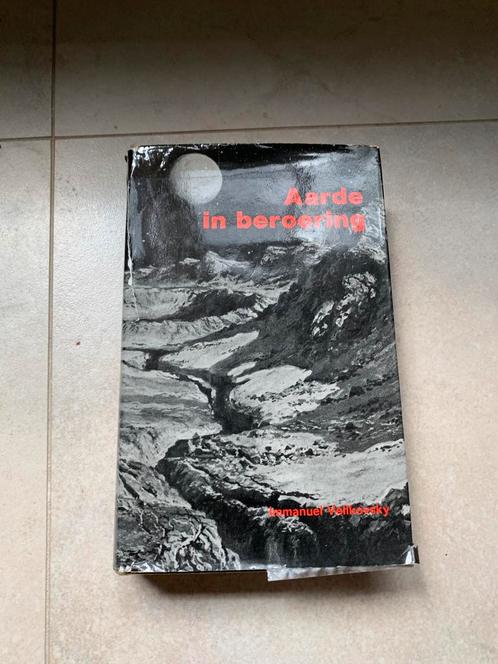Aarde in Beroering – Immanuel Velikovsky, Boeken, Wetenschap, Zo goed als nieuw, Overige wetenschappen, Ophalen of Verzenden