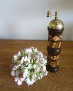 Mooie handgesneden houten pepermolen, Ophalen of Verzenden