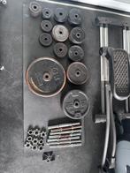 Halterschijven totaal 171kg + bankje en dumbell stangen, Sport en Fitness, Ophalen, Zo goed als nieuw, Halterschijven