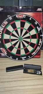 Dartsblok met pijlen, Sport en Fitness, Darts, Ophalen, Nieuw, Dartbord met pijlen