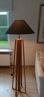 Stalamp landelijke stijl met houten poten, Huis en Inrichting, Lampen | Vloerlampen, Ophalen, Gebruikt, Hout