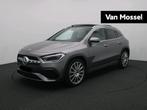 Mercedes-Benz GLA 200 AMG Line + PANO DAK + CARPLAY + KEY LE, Auto's, Mercedes-Benz, Stof, Gebruikt, Euro 6, 4 cilinders