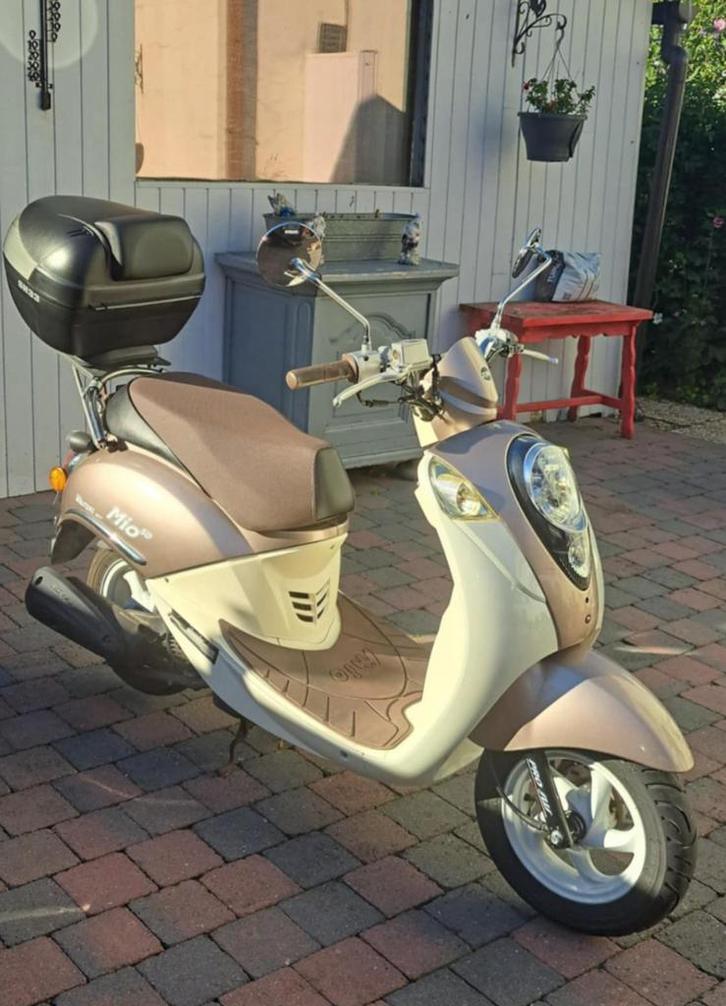SYM MIO 50/A-KLASSE/2017/9300km met accessoires, Fietsen en Brommers, Scooters | SYM, Gebruikt, Mio, Klasse A (25 km/u), Benzine