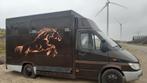 Mercedes benz paardenvrachtwagen  b rijbewijs, Animaux & Accessoires, Chevaux & Poneys | Semi-remorques & Remorques, Enlèvement
