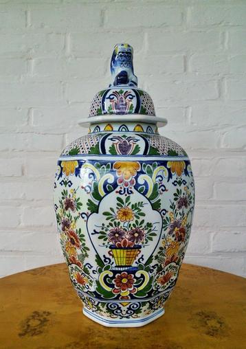 boch BFK Chambre des Peintres grote dekselvaas - circa 1880 beschikbaar voor biedingen