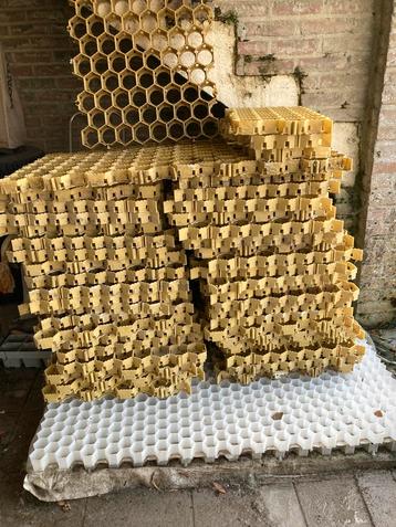 Grindmatten voor 12,8m2 beschikbaar voor biedingen