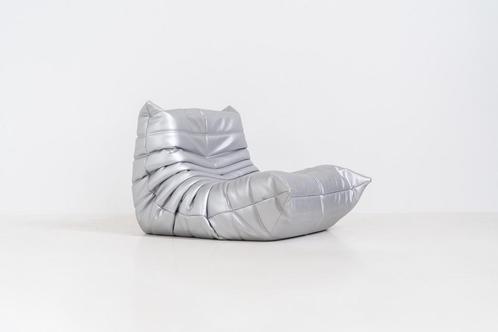 "Metallic Silver" Limited edition Togo 1 zit van Ligne Roset, Antiek en Kunst, Antiek | Meubels | Stoelen en Sofa's, Ophalen