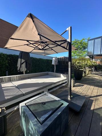 Tuuci Ocean Master Max Cantilever luxe parasol zweefparasol beschikbaar voor biedingen